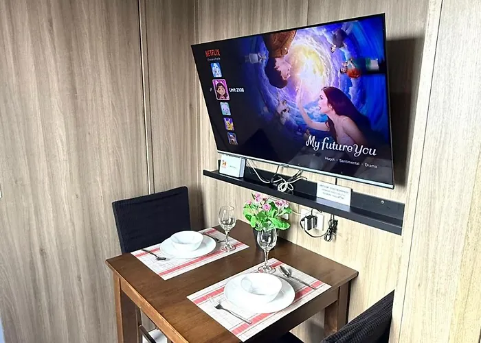 Cozy Two Bedroom Family At Coast Residences Near Picc, Wtc & Moa *